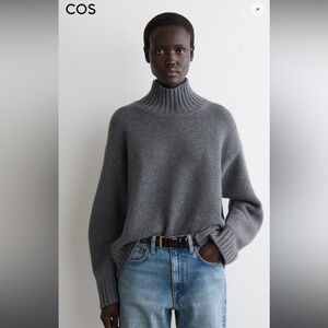 Cos chunky cashmere turtleneck in color grey